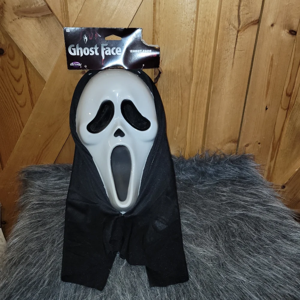 Ghost Face Lives Scream Mask Fun World 2021 New